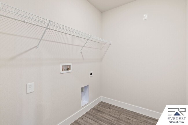 Building Photo - 59 Breeze Hill Ln