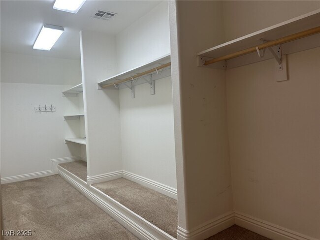 Building Photo - 141 Cliff Valley Dr