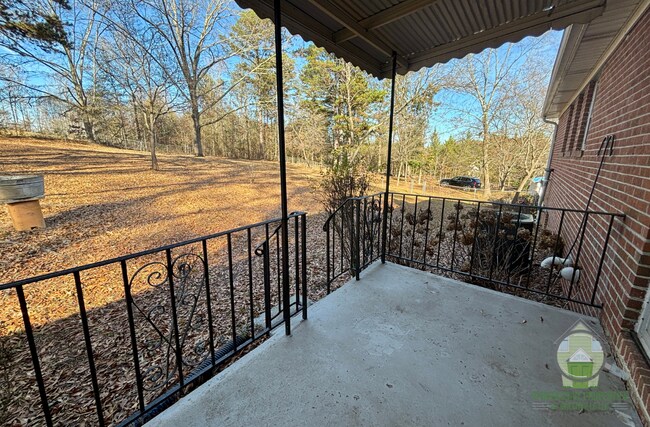 Building Photo - 17 Eula St