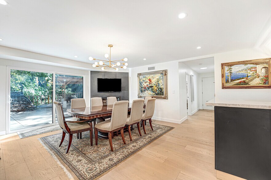 Building Photo - 4611 Louise Ave