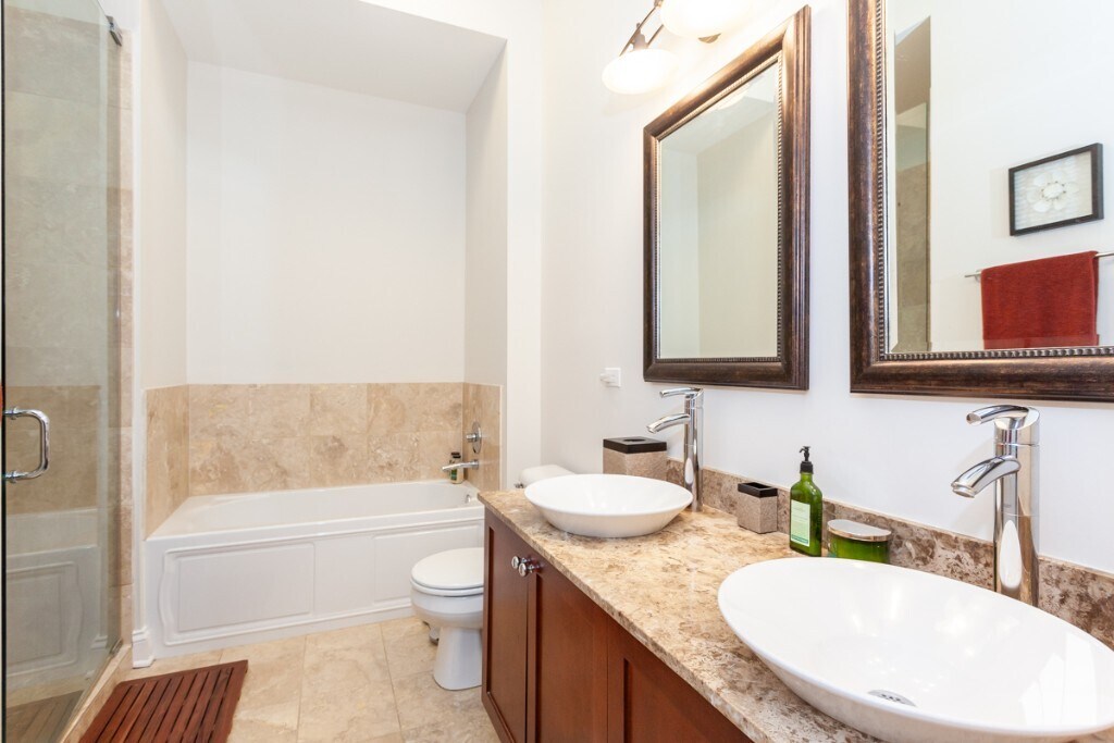 Building Photo - 1464 S MICHIGAN Ave