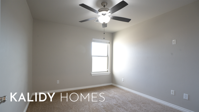 Building Photo - 12500 Elba Dr