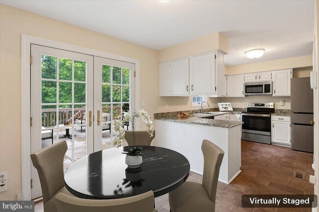 Building Photo - 9708 Locust Hill Dr