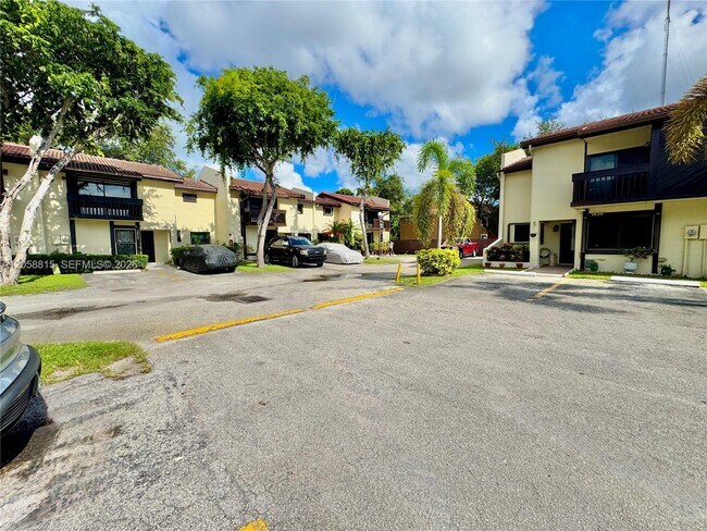 Building Photo - 3840 SW 52nd Ave