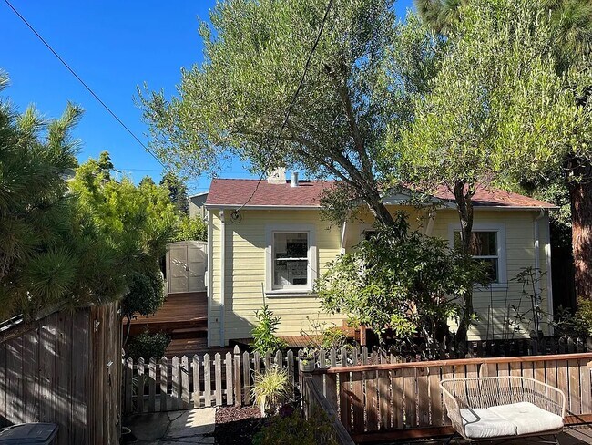 Primary Photo - 1723 Blake St