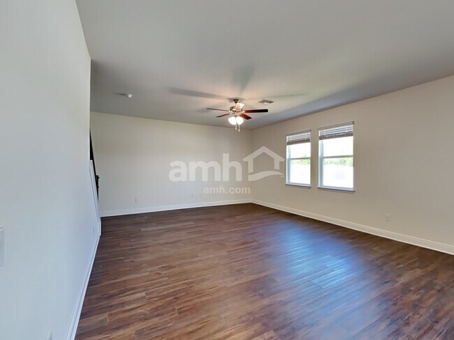 Building Photo - 914 Heavenly Dr