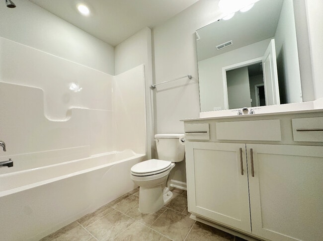 Building Photo - 102 Ivy Vine Wy