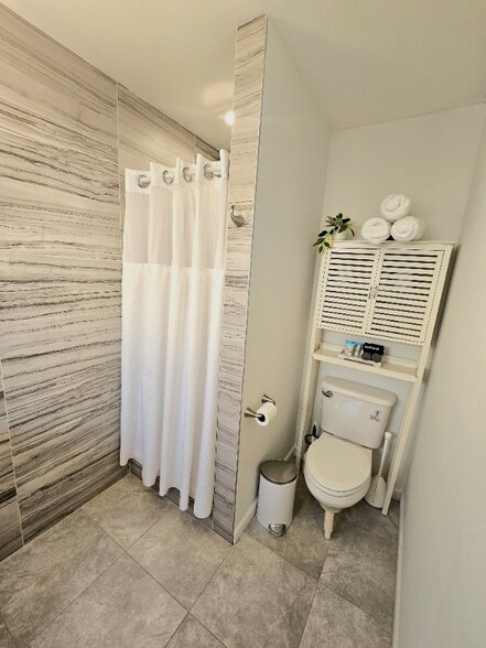 Building Photo - 3822 Aragon Dr