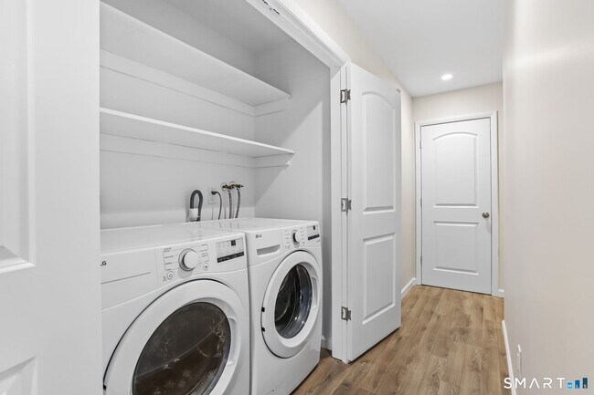 Building Photo - 7 Hamilton Ave