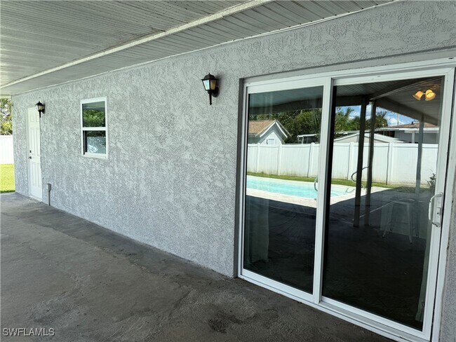 Building Photo - 6677 Fiesta Way