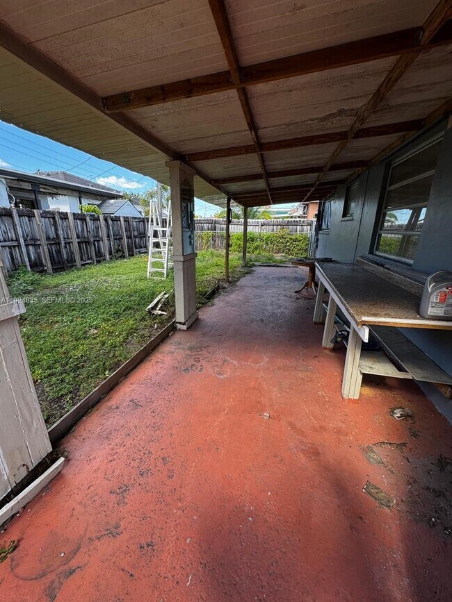 Building Photo - 4796 E 10th Ave