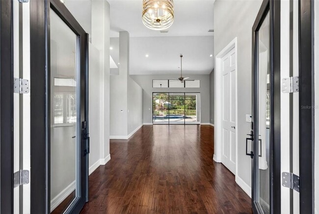 Building Photo - 8455 Woodbriar Dr