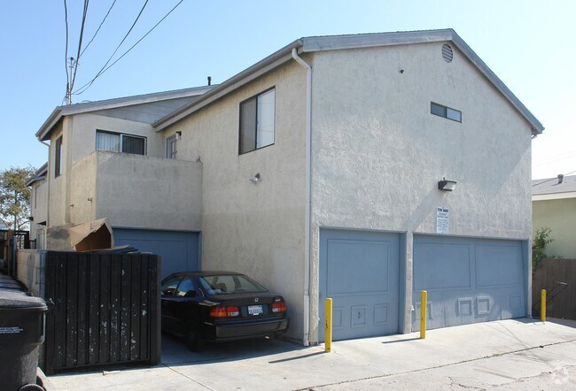Building Photo - 3850 Cherokee Ave