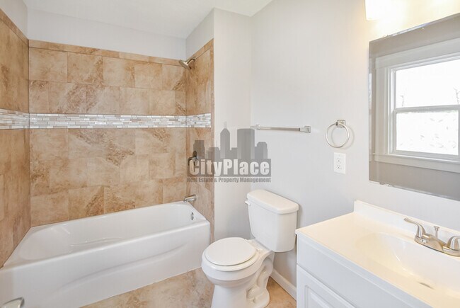 Building Photo - 3116 Ruckle St