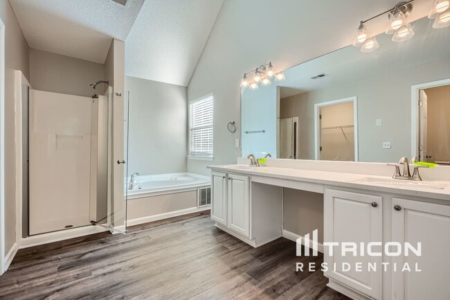 Building Photo - 4550 Talon Way