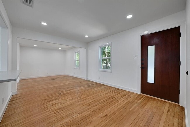 Building Photo - 203 Nelray Blvd