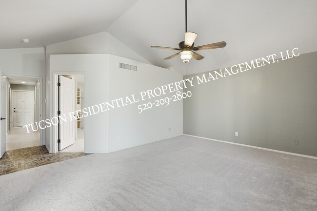 Building Photo - 10845 N Eagle Eye Pl