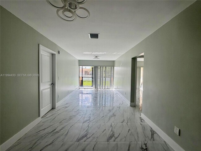 Building Photo - 488 NE 18th Ave