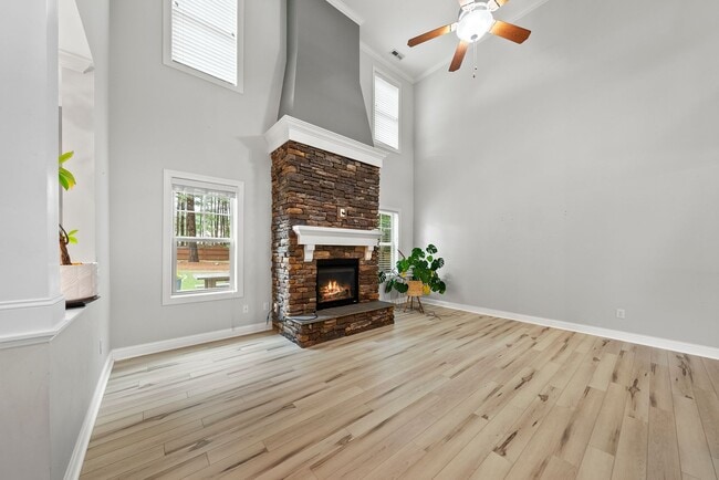 Building Photo - 3537 Bunting Dr