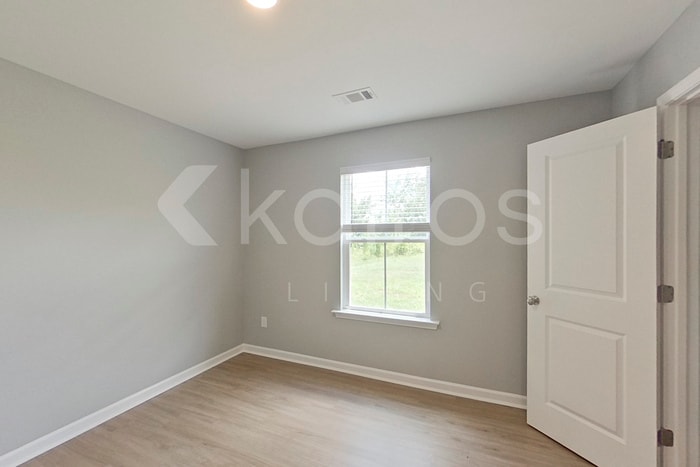 Building Photo - 664 June St