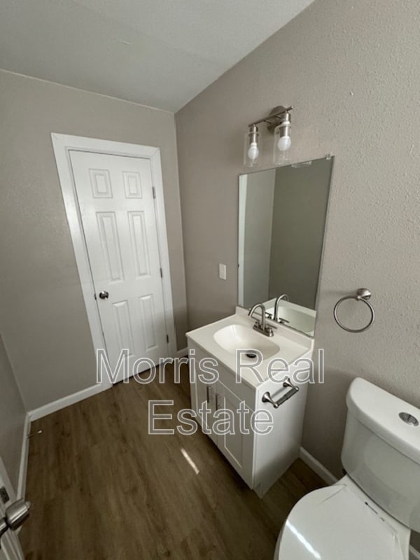 Building Photo - 201 W Green Ave