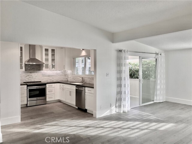 Building Photo - 374 Palos Verdes Blvd