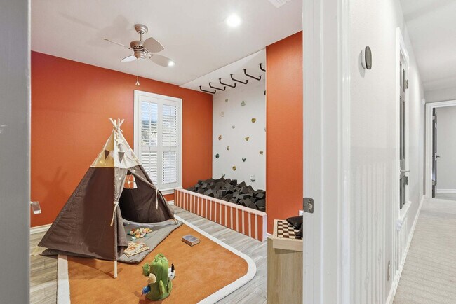 Building Photo - 12511 Chapel Bell St