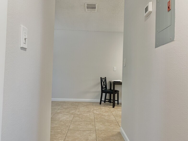 Building Photo - 5107 S Clarice Ct