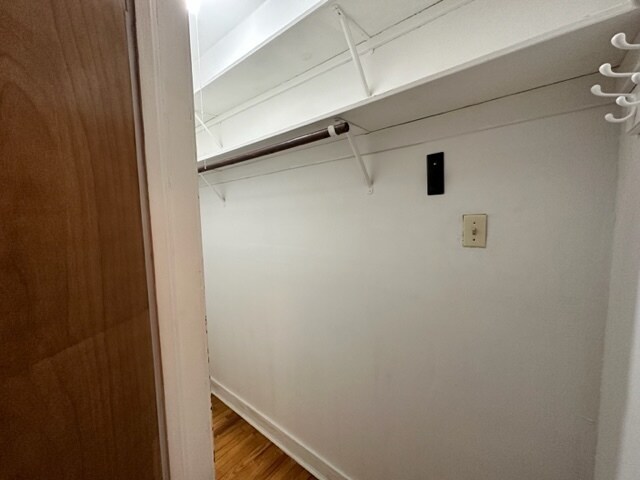 Building Photo - 5463 S Ingleside Ave