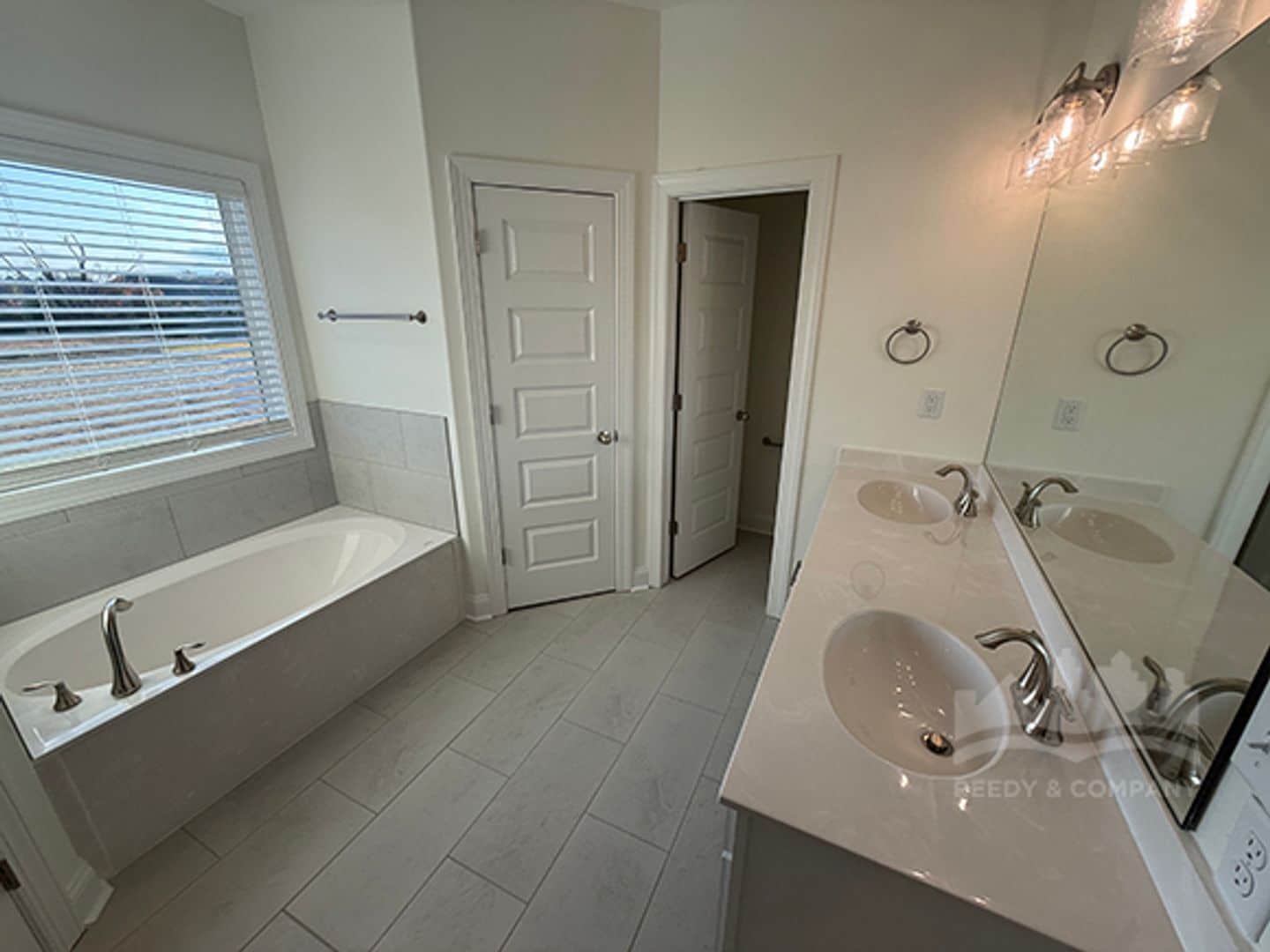 Building Photo - Beautiful NEW BUILD in Olive Branch, MS!