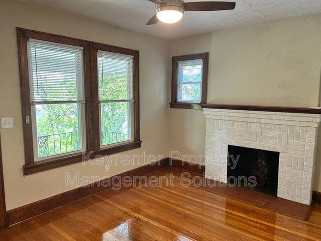 Building Photo - 210 Biltmore St