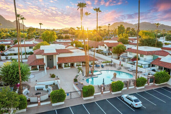Building Photo - 5822 N Scottsdale Rd