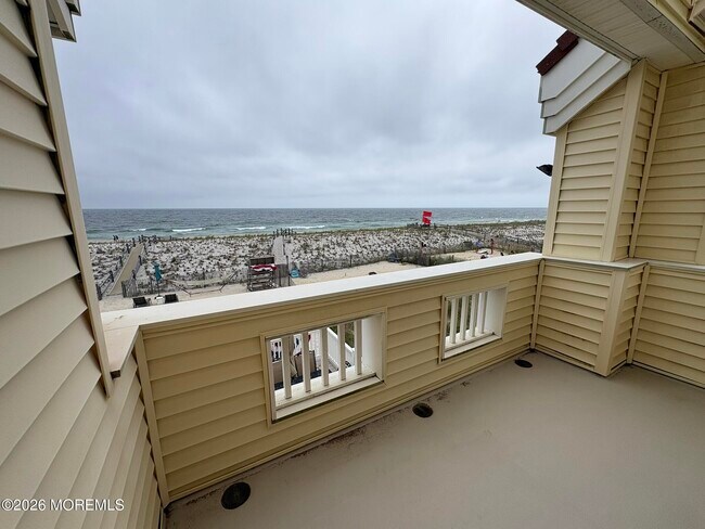 Building Photo - 3608 Ocean Terrace