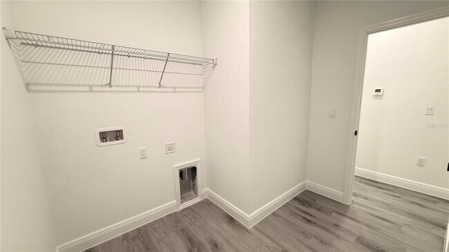 Building Photo - 2332 W Newhope Ln