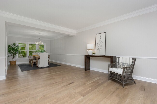 Building Photo - Stylish Renovation with Golf Course Views in a Prime Raleigh Location!