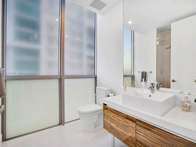 Building Photo - 1100 Biscayne Blvd