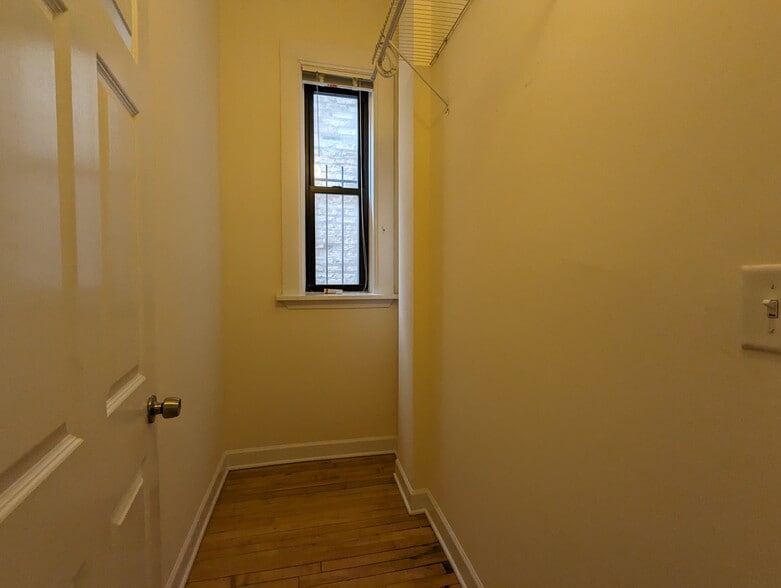 Building Photo - 2132 W Concord Pl