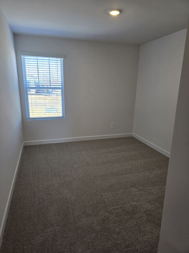 Building Photo - New Construction 3BR/2.5BA Townhome in NW ...