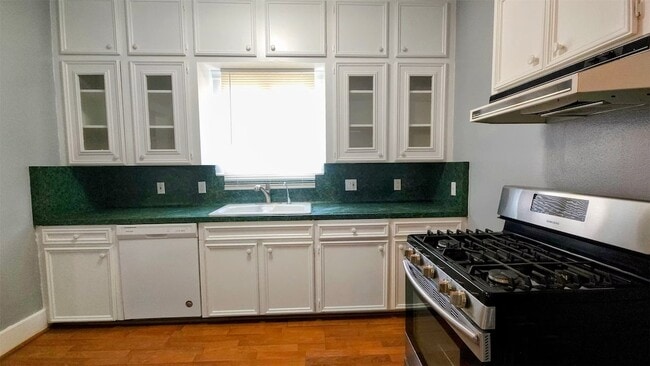 Building Photo - 5 Buell Ct