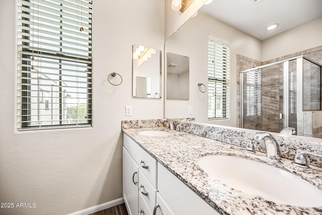 Building Photo - 2090 S Dorsey Ln