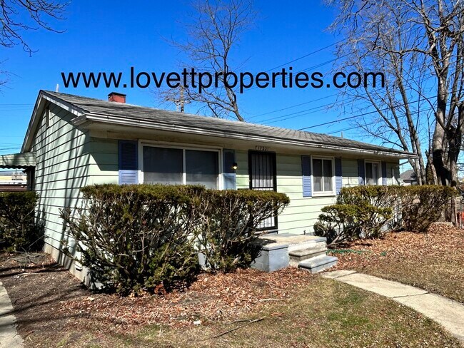 Primary Photo - 17221 New York St