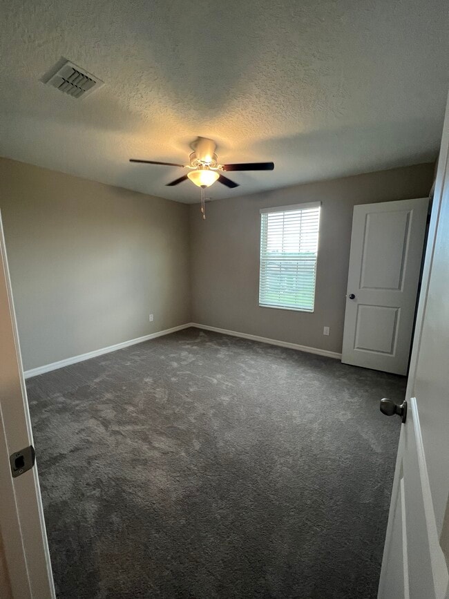 Building Photo - 352 Argyll Dr