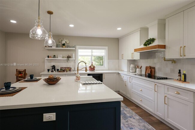 Building Photo - 19450 SW 125th Ave