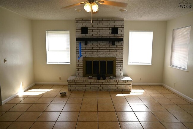 Building Photo - 4609 Tammy Dr