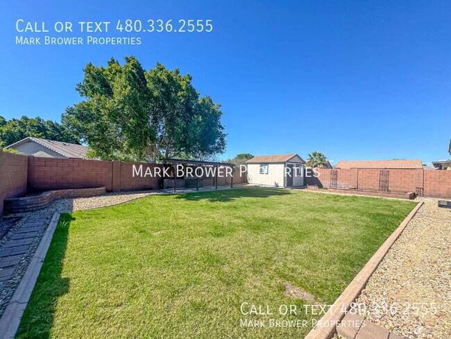 Building Photo - 566 S Esmeralda