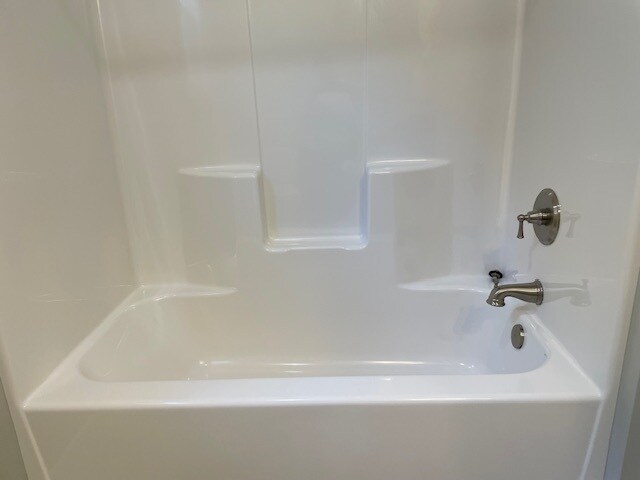 Hall Bath - 35 Crayton Park Dr