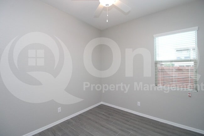 Building Photo - 4245 E Bernice St