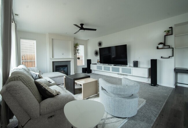 Building Photo - 2114 Reed Grass Way