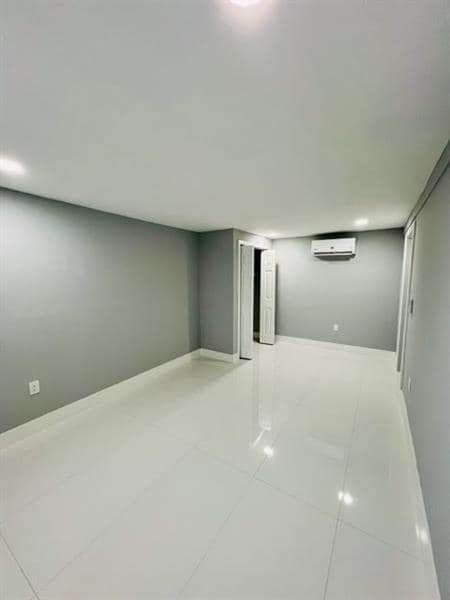 Building Photo - 3231 NW 72nd Way