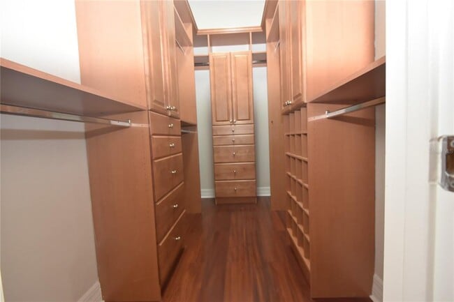 Building Photo - 1007 Edison Park Ct